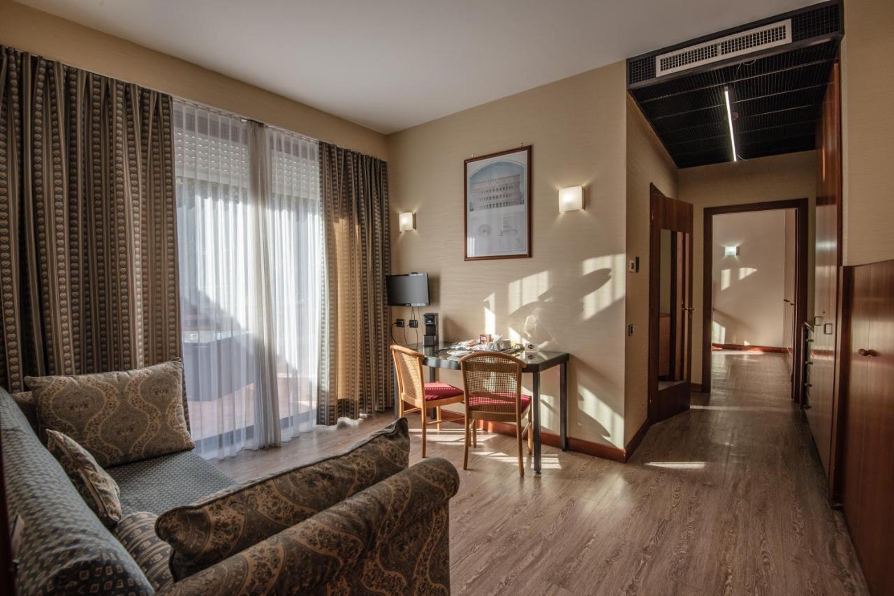 Hotel Petra Rzym Zewnętrze zdjęcie