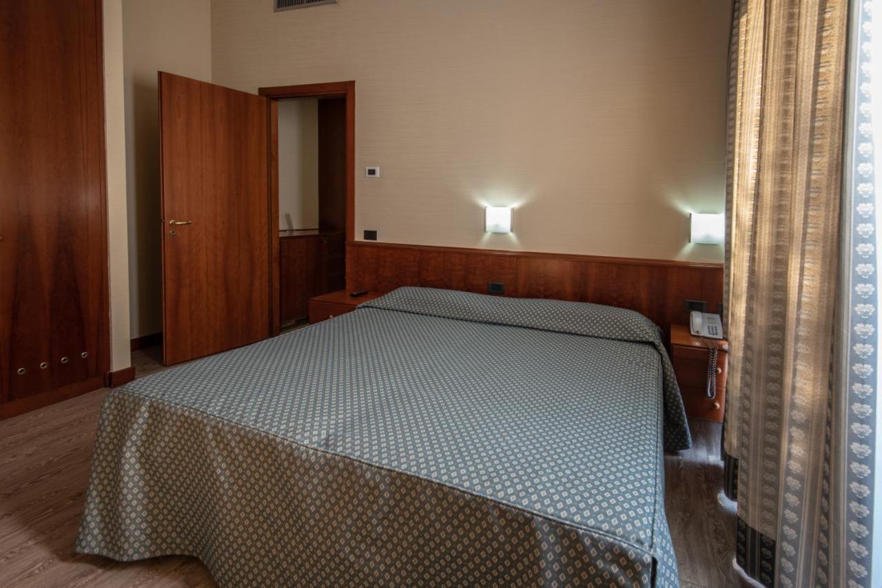 Hotel Petra Rzym Zewnętrze zdjęcie