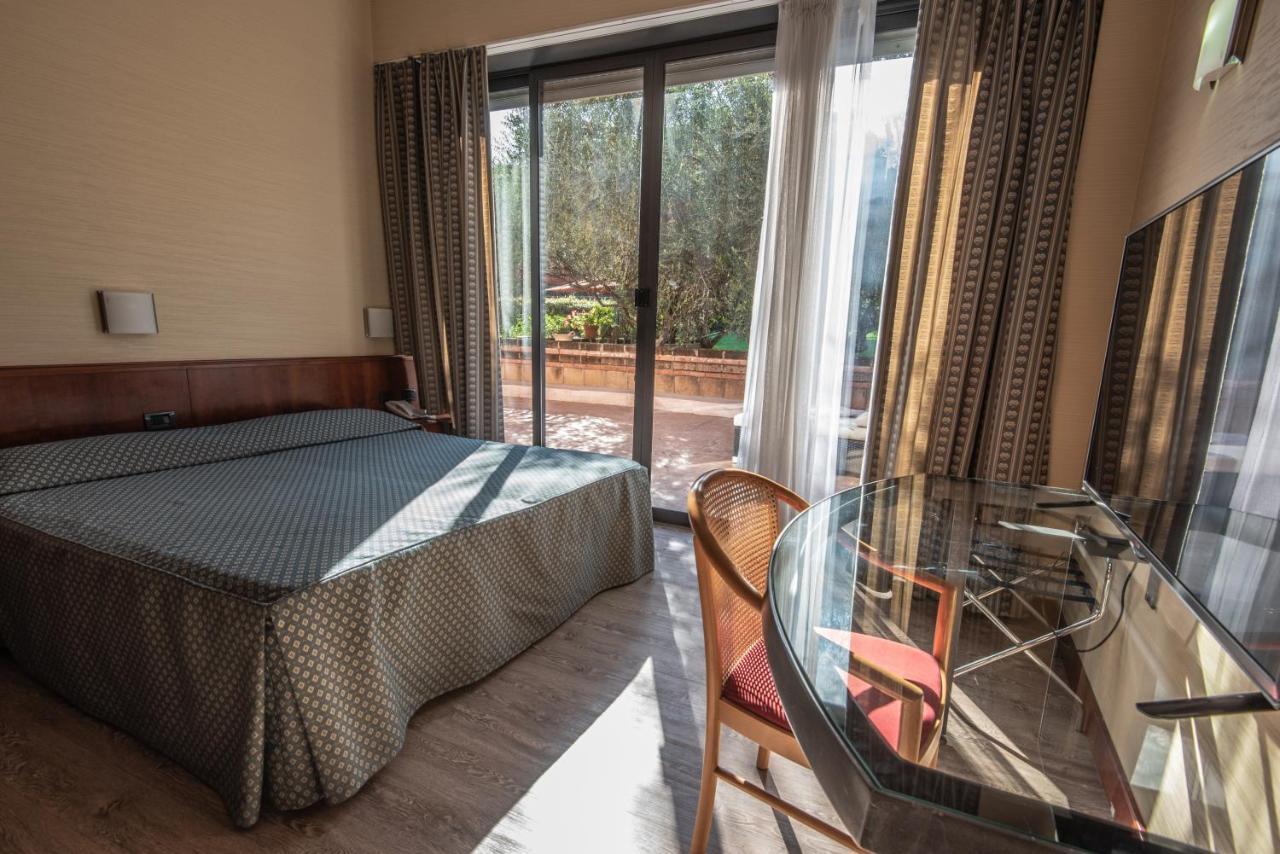 Hotel Petra Rzym Zewnętrze zdjęcie