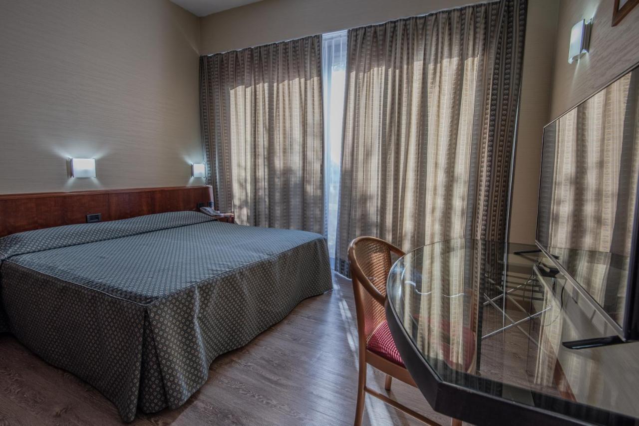 Hotel Petra Rzym Zewnętrze zdjęcie