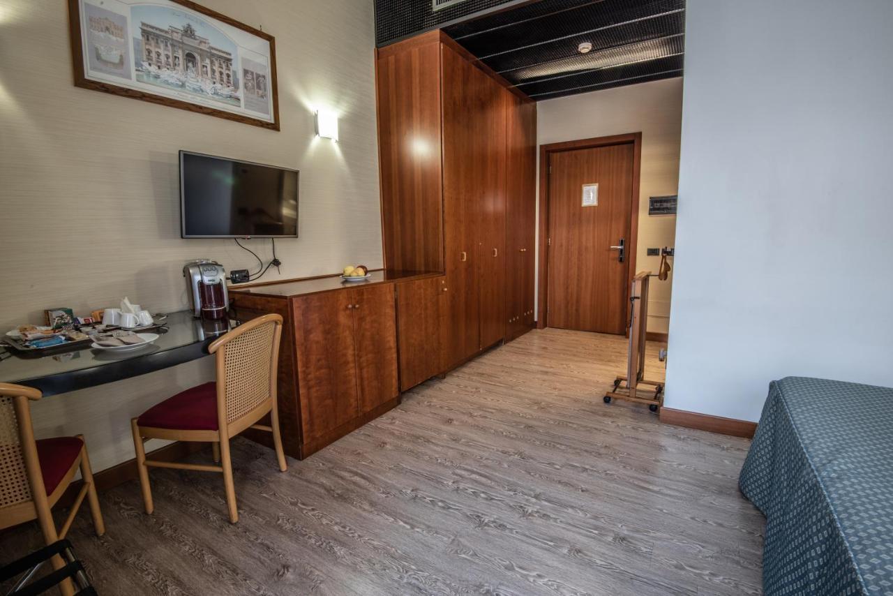 Hotel Petra Rzym Zewnętrze zdjęcie