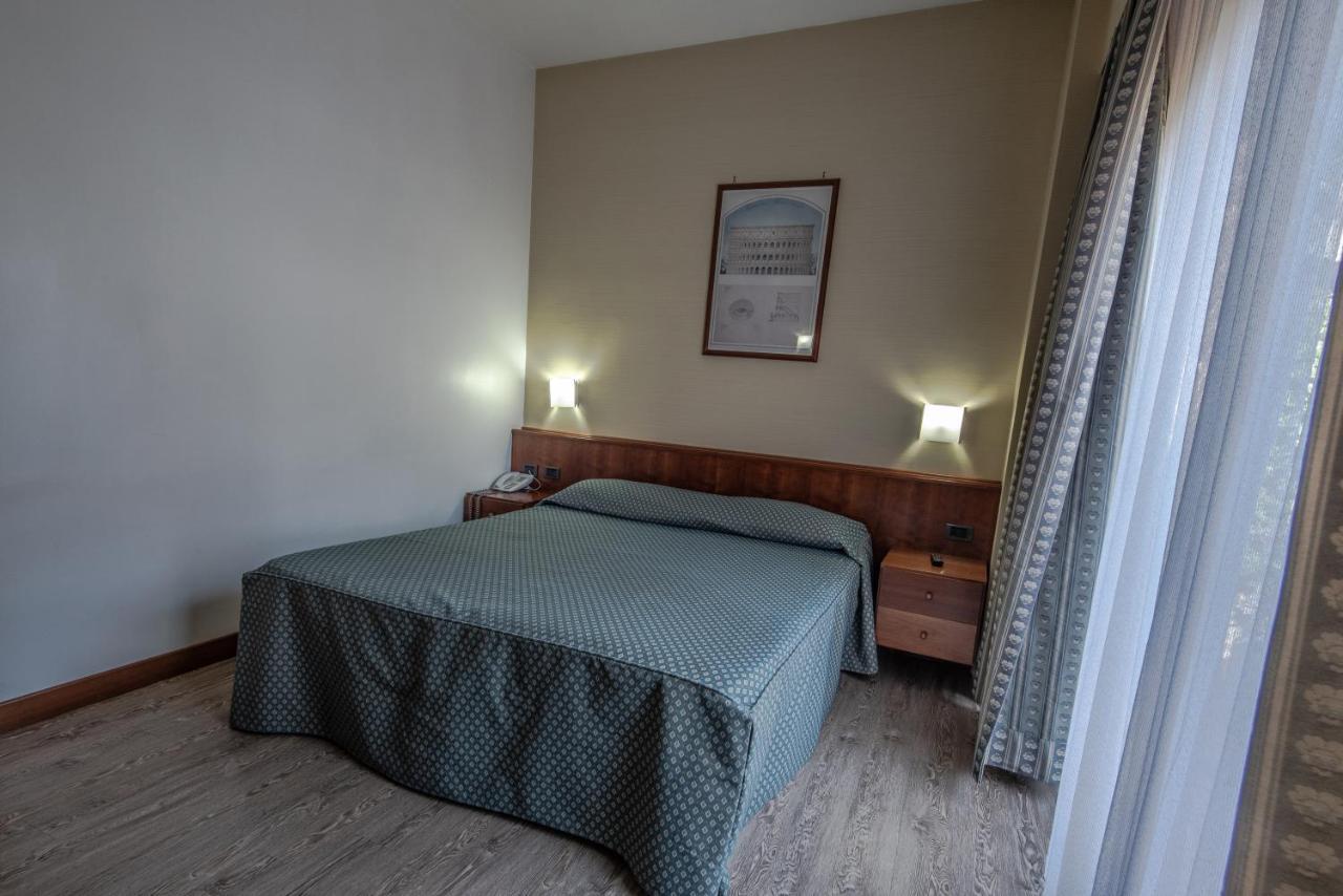 Hotel Petra Rzym Zewnętrze zdjęcie